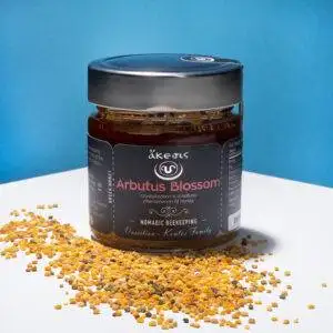 Mörk Arbutus rå honung